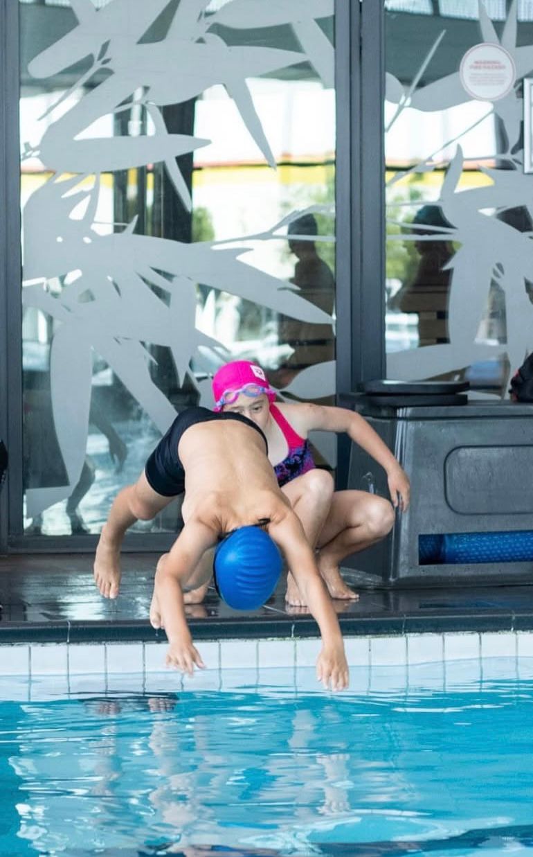 Swimming lesson moment 3