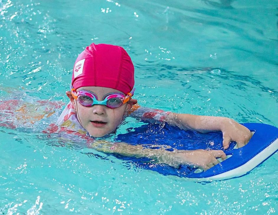 Swimming lesson moment 6